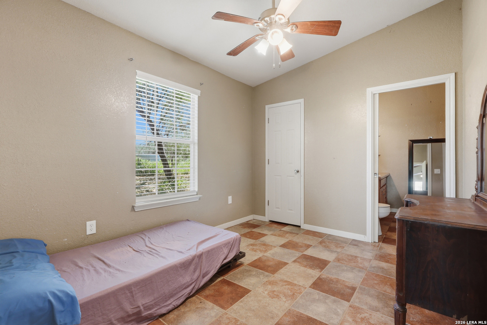 152 E County Road 304 Jourdanton TX 78026