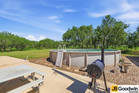 152 E County Road 304 Jourdanton TX 78026