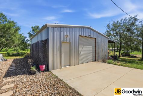 152 E County Road 304 Jourdanton TX 78026