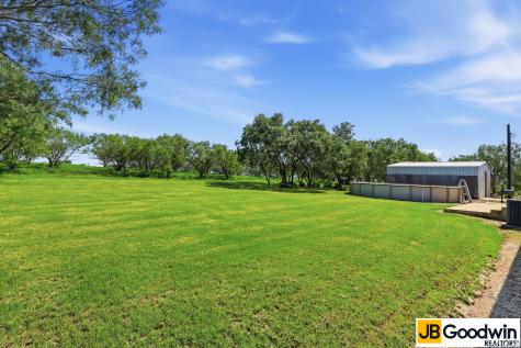 152 E County Road 304 Jourdanton TX 78026