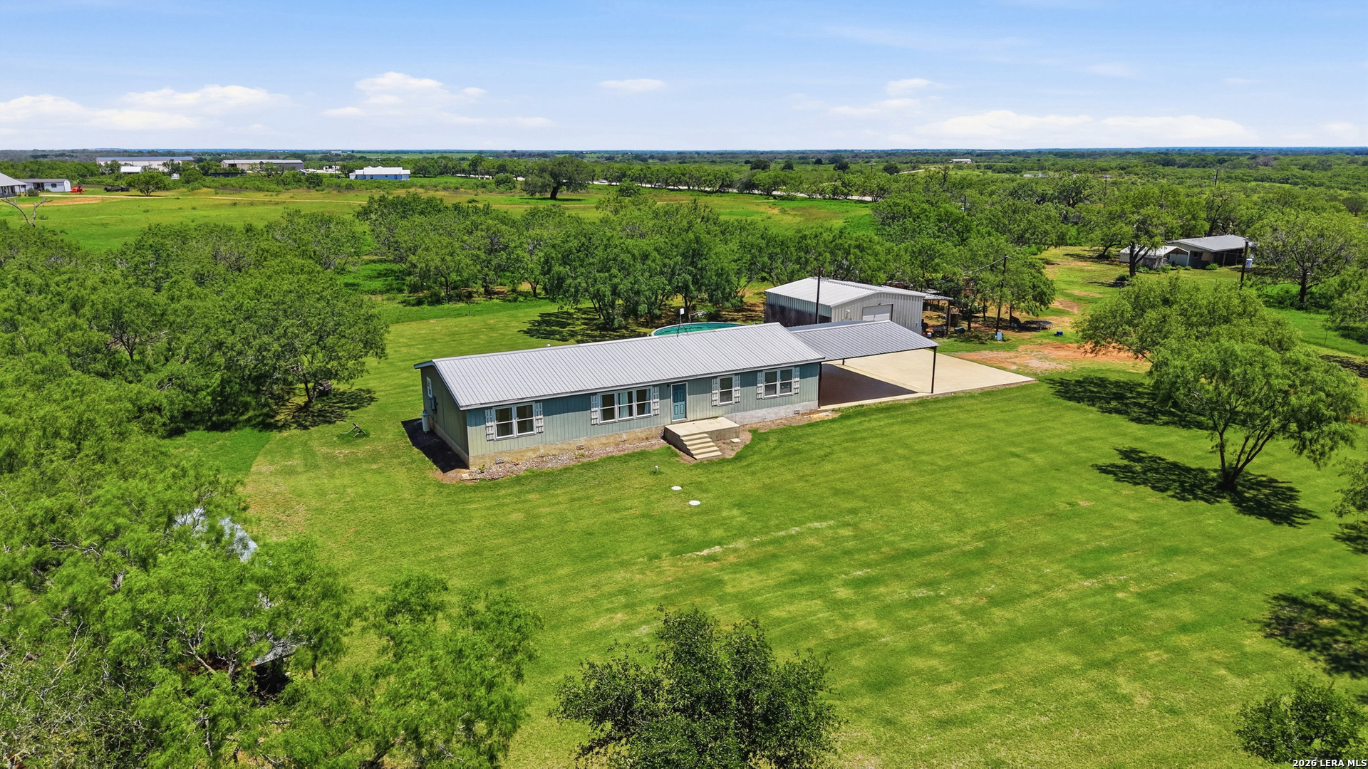 152 E County Road 304 Jourdanton TX 78026