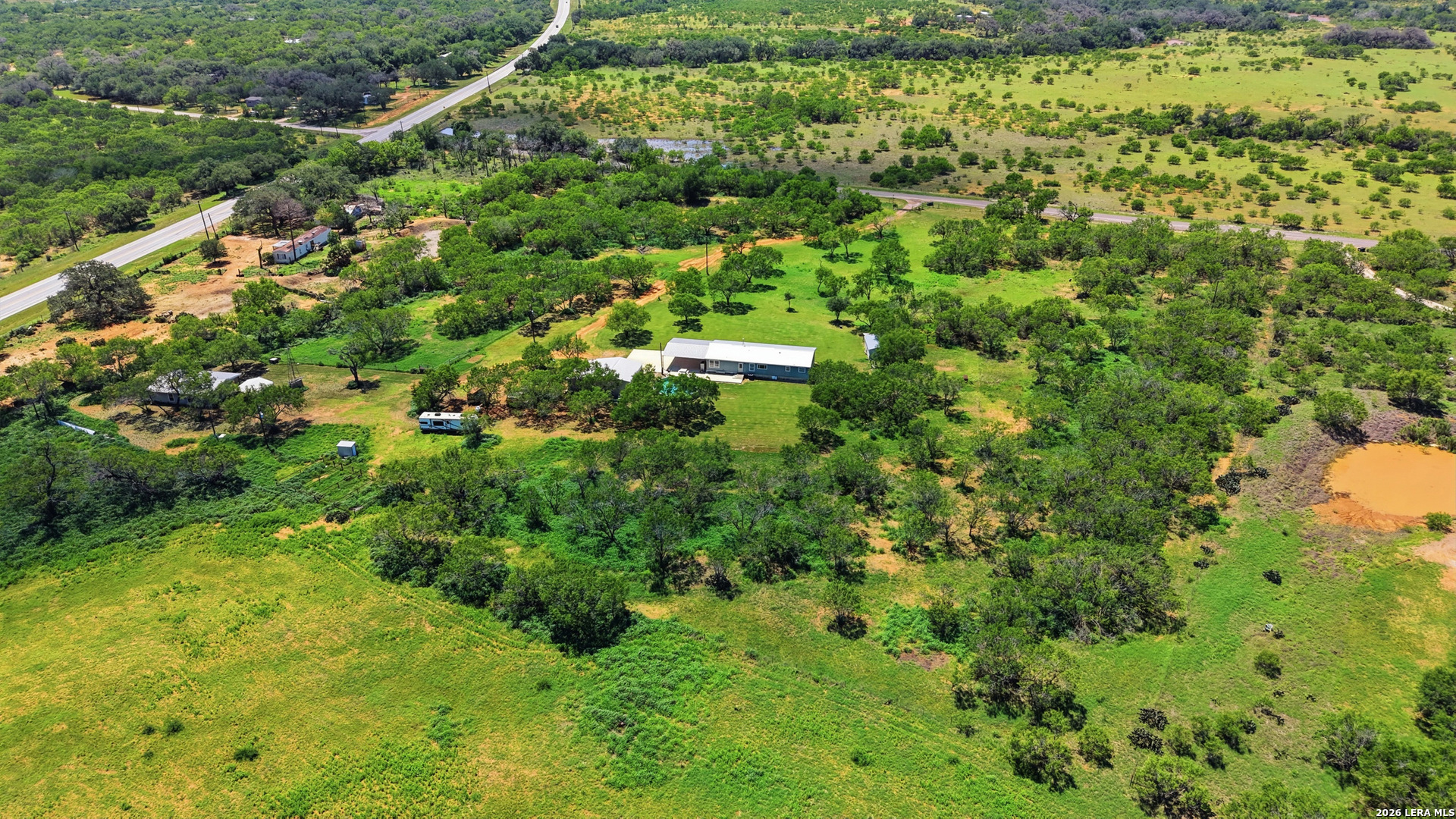 152 E County Road 304 Jourdanton TX 78026