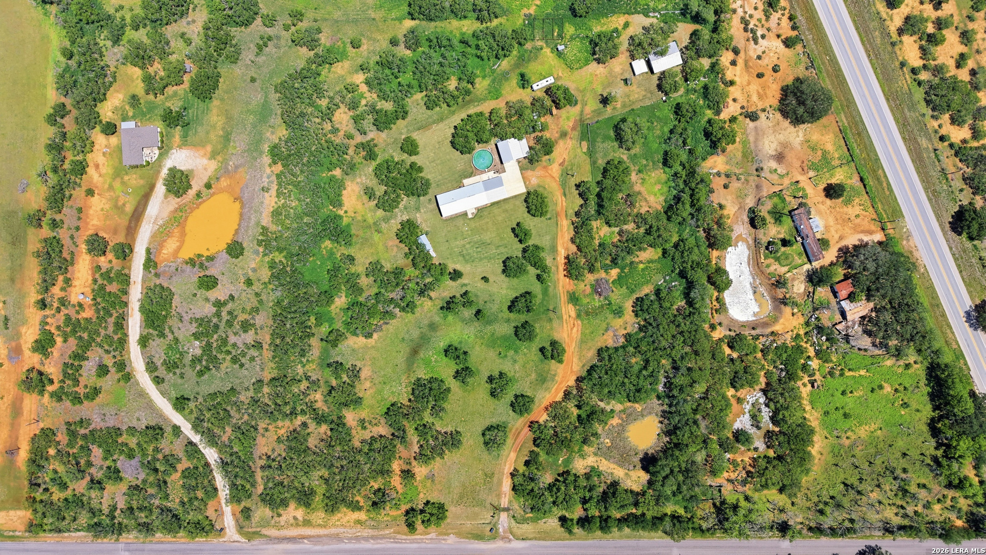 152 E County Road 304 Jourdanton TX 78026