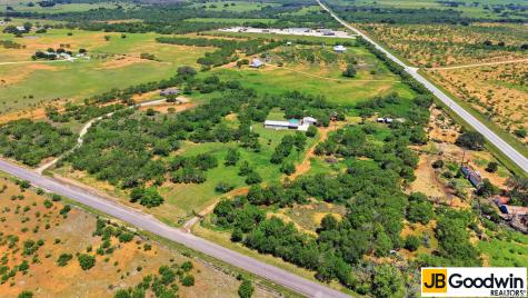 152 E County Road 304 Jourdanton TX 78026