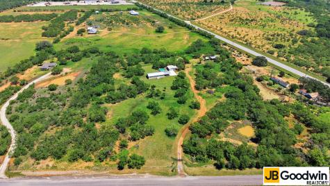 152 E County Road 304 Jourdanton TX 78026