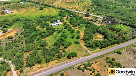 152 E County Road 304 Jourdanton TX 78026