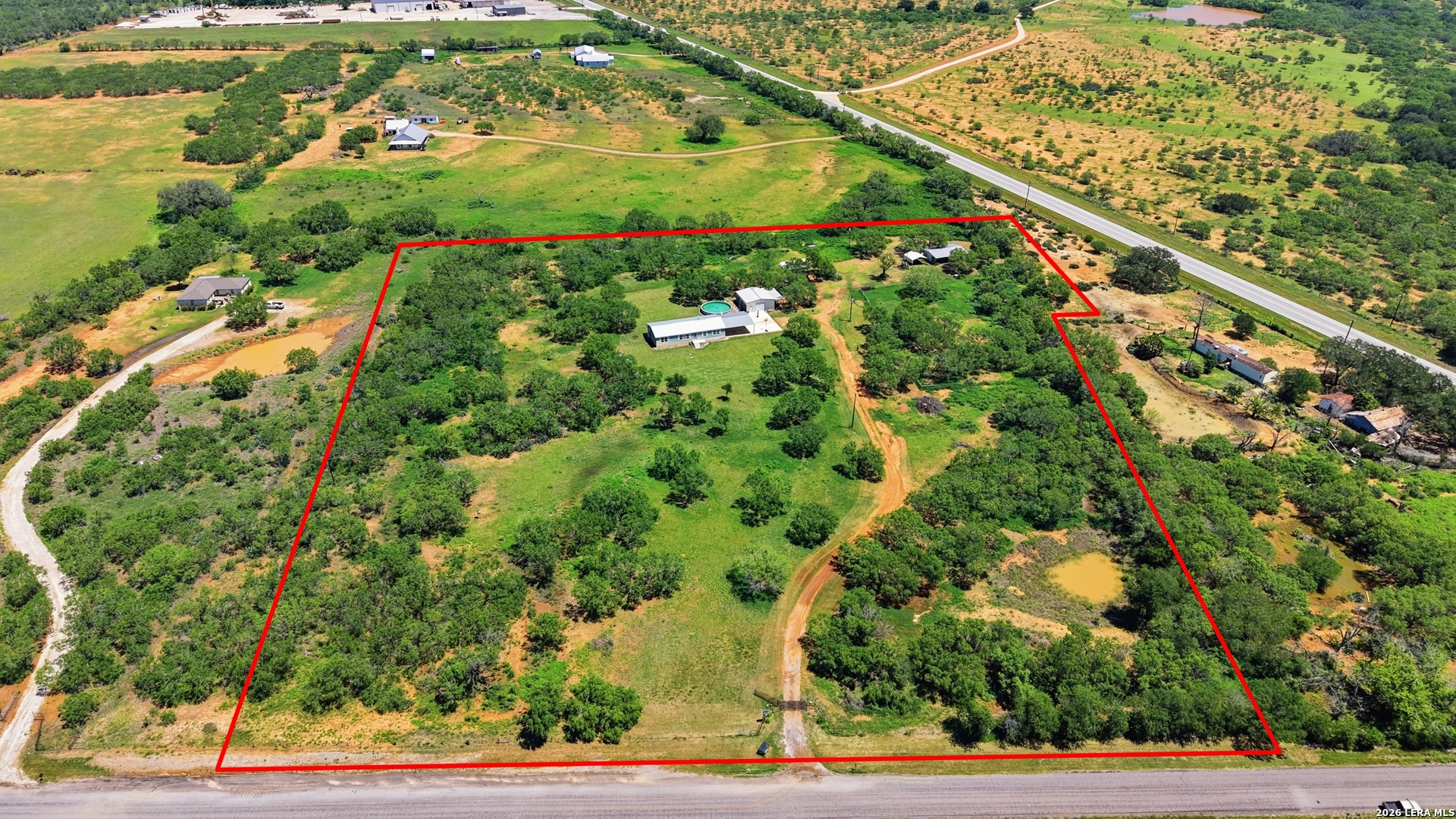 152 E County Road 304 Jourdanton TX 78026