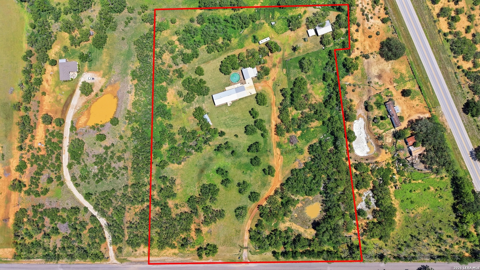152 E County Road 304 Jourdanton TX 78026