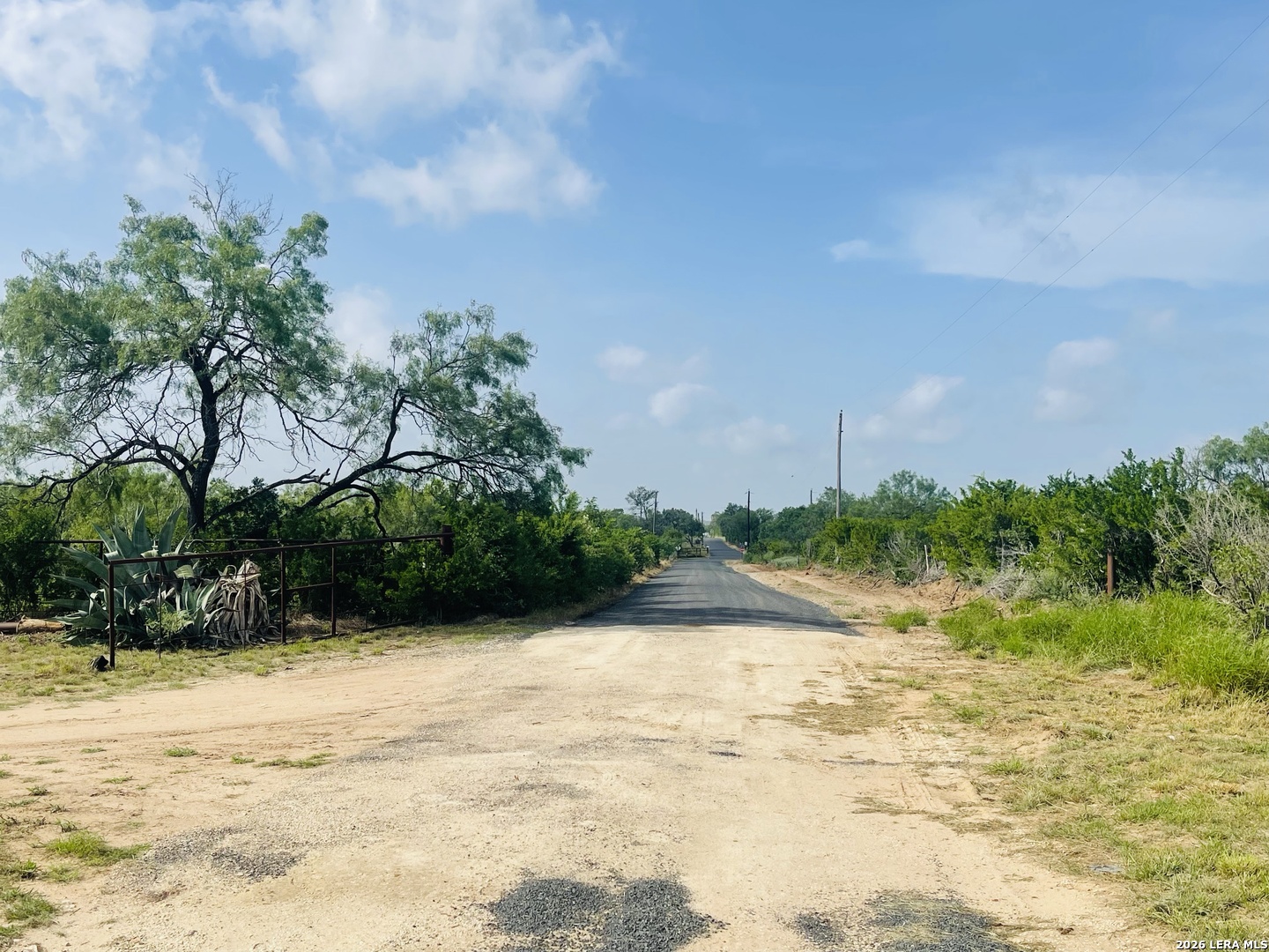 141 County Road 779 Devine TX 78016