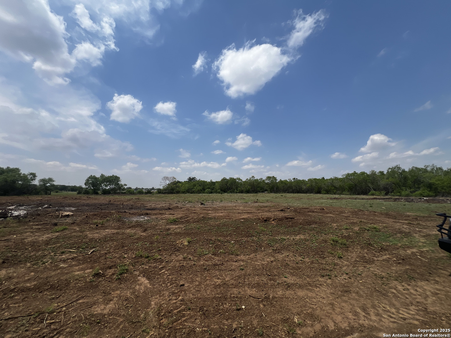 304 County Road 6611 Devine TX 78016