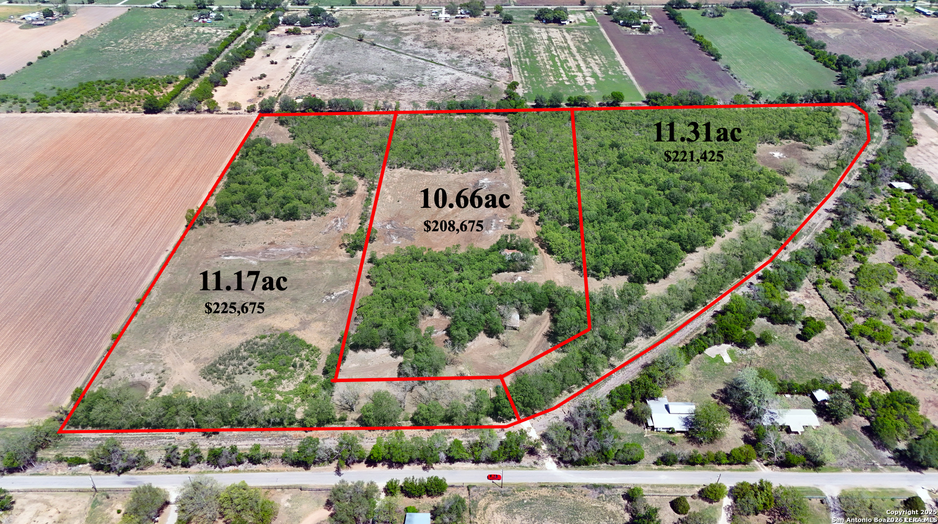 304 County Road 6611 Devine TX 78016