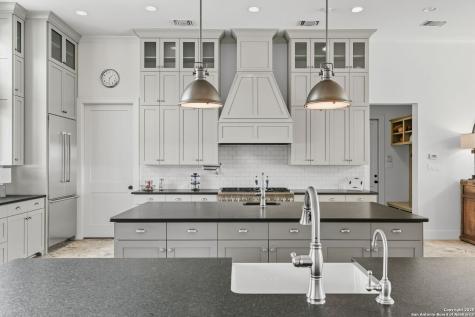 1043 Twin River Canyon Lake TX 78133