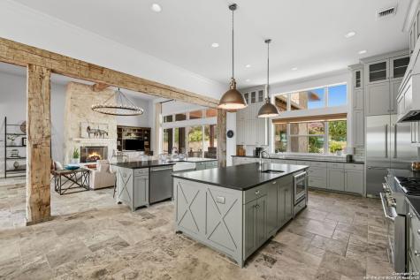 1043 Twin River Canyon Lake TX 78133