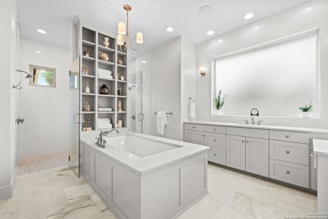 1043 Twin River Canyon Lake TX 78133