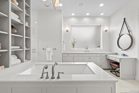 1043 Twin River Canyon Lake TX 78133