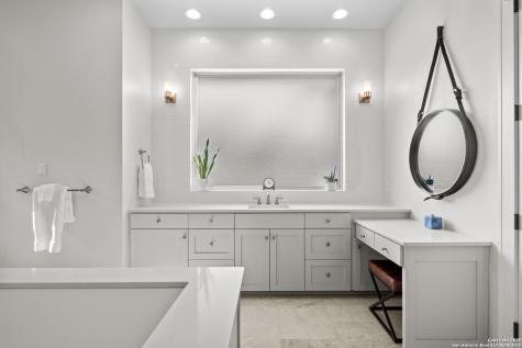 1043 Twin River Canyon Lake TX 78133