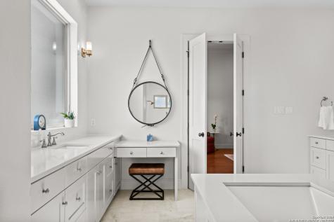 1043 Twin River Canyon Lake TX 78133