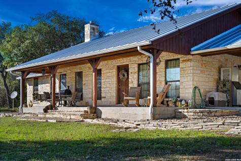 7869 County Road 203 Beeville TX 78102