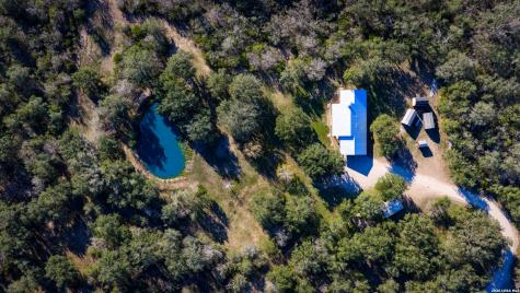 7869 County Road 203 Beeville TX 78102