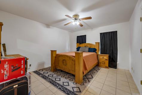 7869 County Road 203 Beeville TX 78102