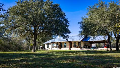 7869 County Road 203 Beeville TX 78102