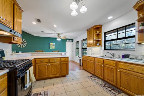 7869 County Road 203 Beeville TX 78102