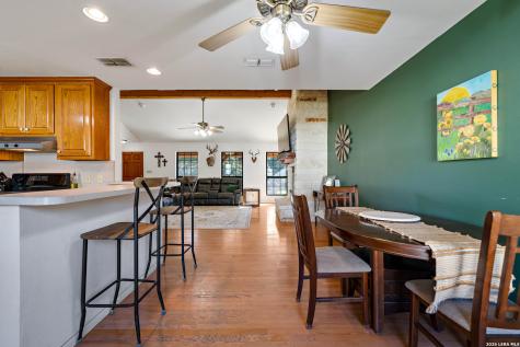 7869 County Road 203 Beeville TX 78102