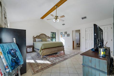 7869 County Road 203 Beeville TX 78102