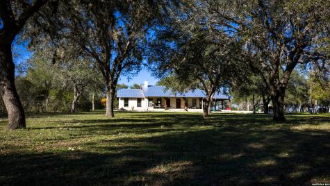 7869 County Road 203 Beeville TX 78102