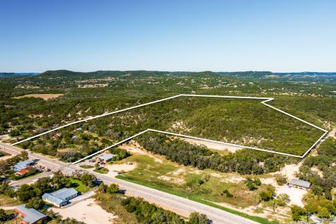 9815 Sh-16 Pipe Creek TX 78063