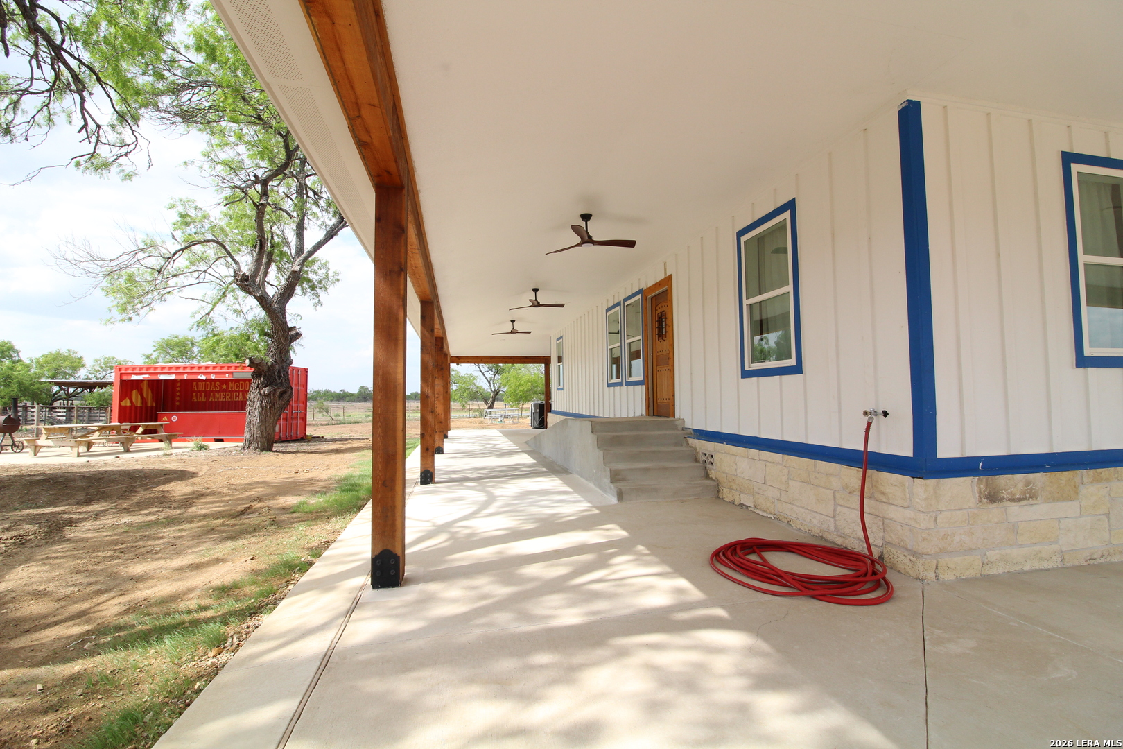 101 County Road 135 Floresville TX 78114