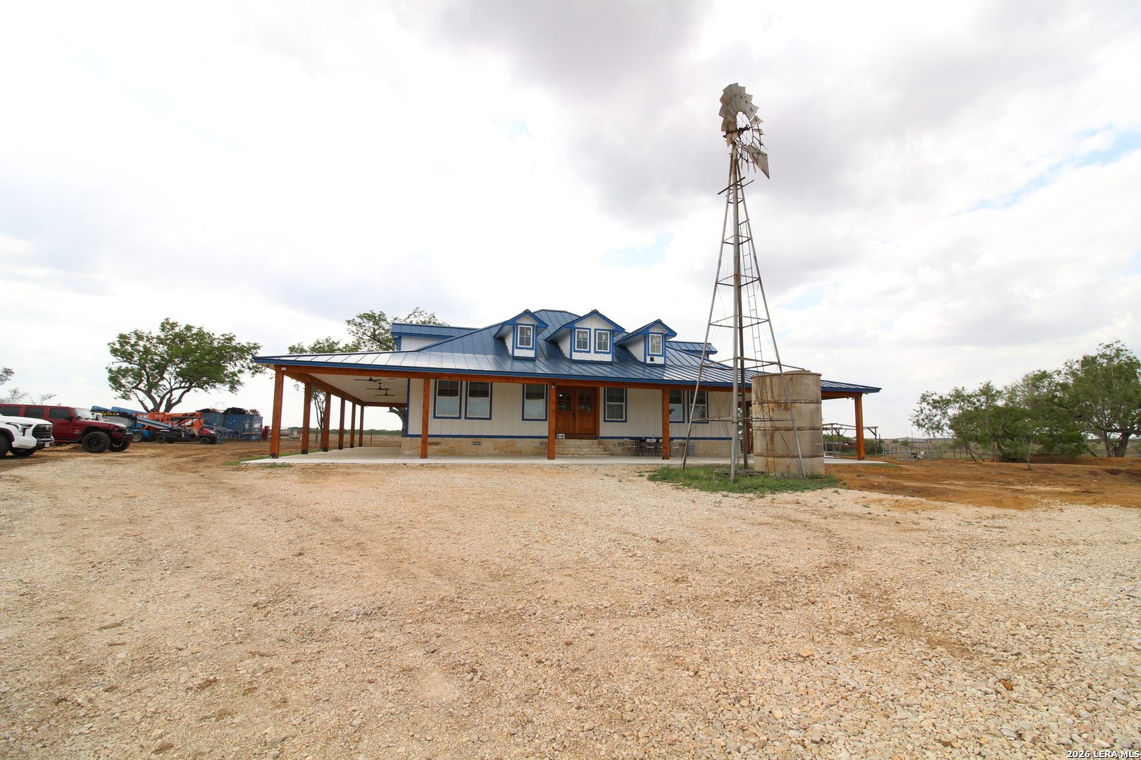 101 County Road 135 Floresville TX 78114