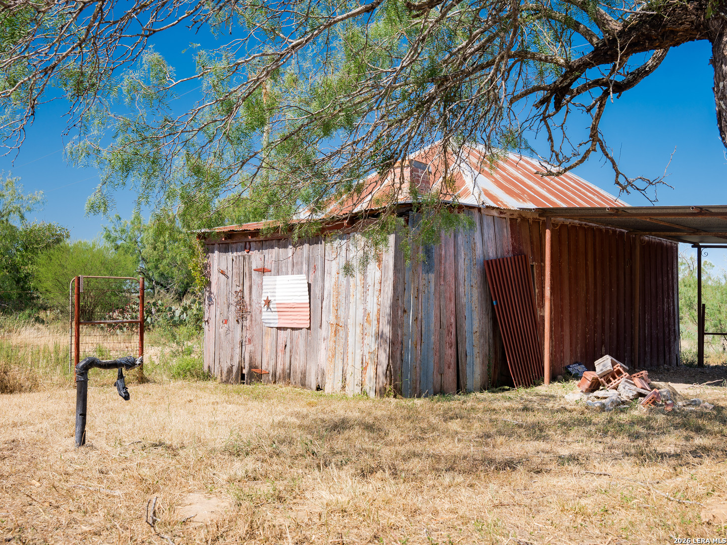21419 Us Highway 90 Sabinal TX 78881