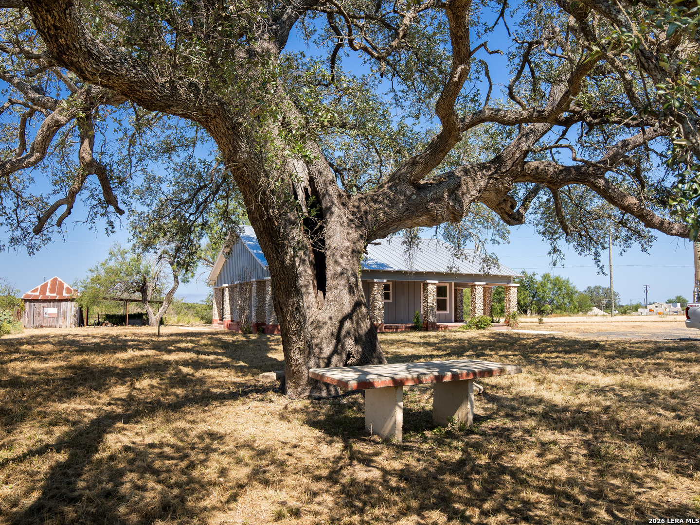 21419 Us Highway 90 Sabinal TX 78881