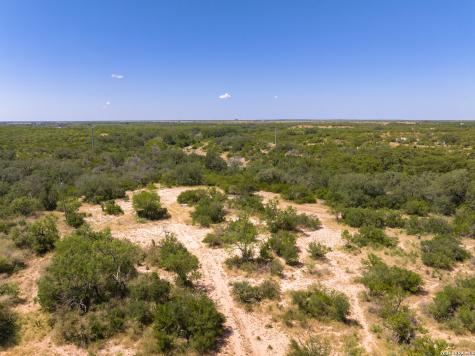 21419 Us Highway 90 Sabinal TX 78881