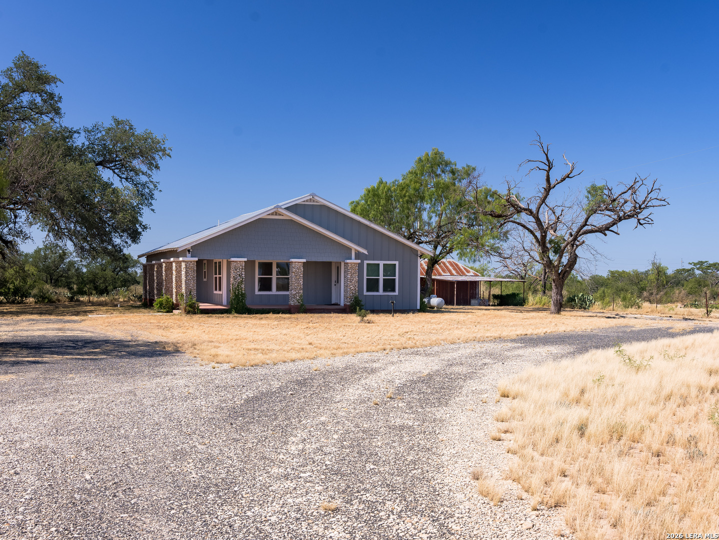 21419 Us Highway 90 Sabinal TX 78881