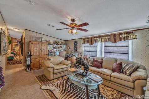 2654 Matthews Ranch Road Dilley TX 78017