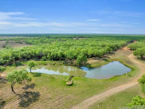 2654 Matthews Ranch Road Dilley TX 78017