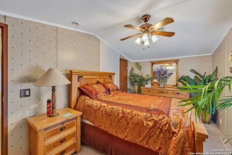 2654 Matthews Ranch Road Dilley TX 78017