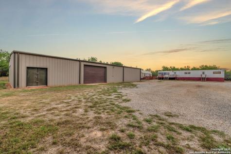 2654 Matthews Ranch Road Dilley TX 78017