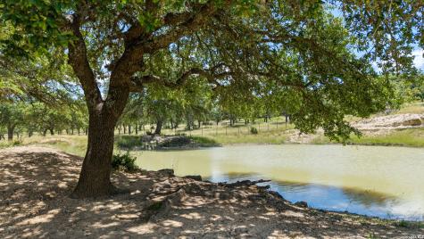 5032 Kendalia Road Blanco TX 78606