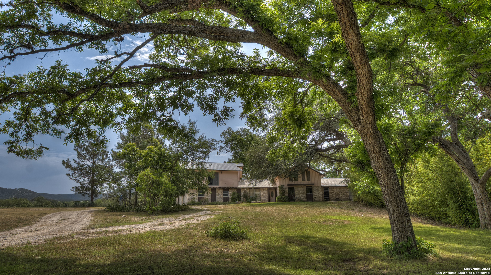 6671 Ranch Road 1120 Rio Frio TX 78879