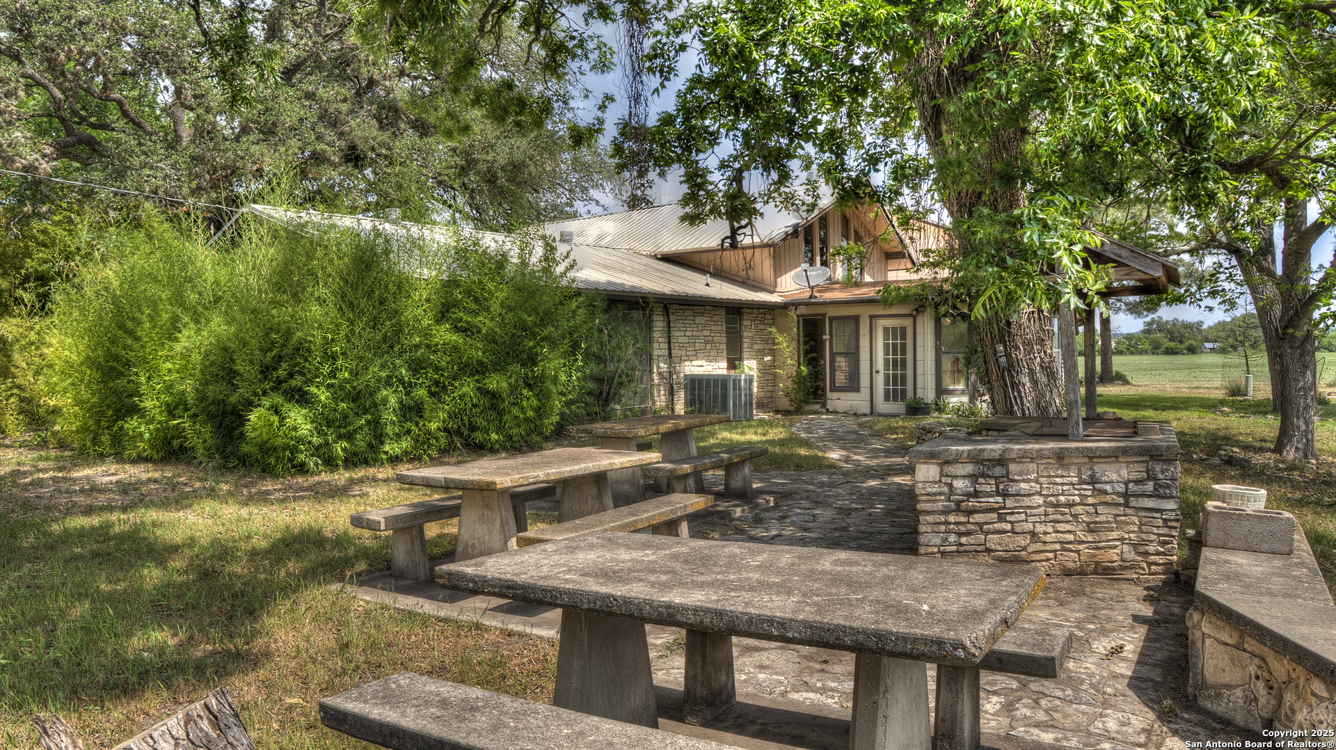 6671 Ranch Road 1120 Rio Frio TX 78879