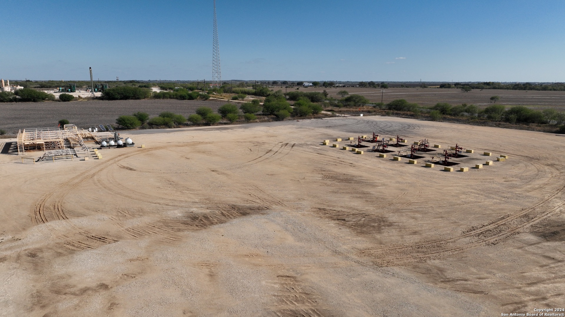 171 Acres Highway 80 Gillett TX 78116