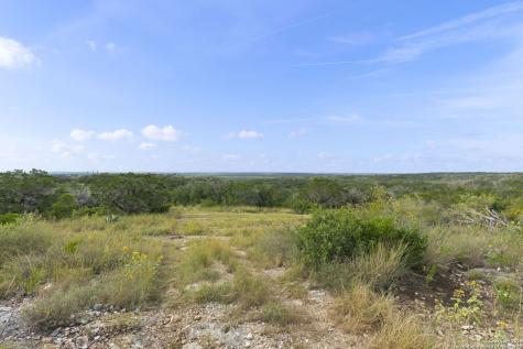 676 County Road 243 Hondo TX 78861