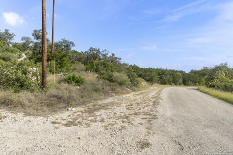 676 County Road 243 Hondo TX 78861