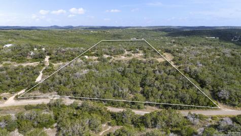676 County Road 243 Hondo TX 78861