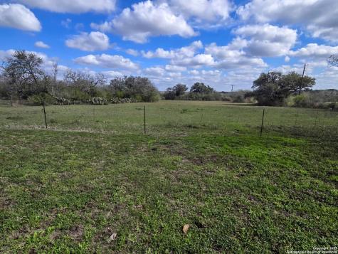 1173 Charco Road Tuleta TX 78162