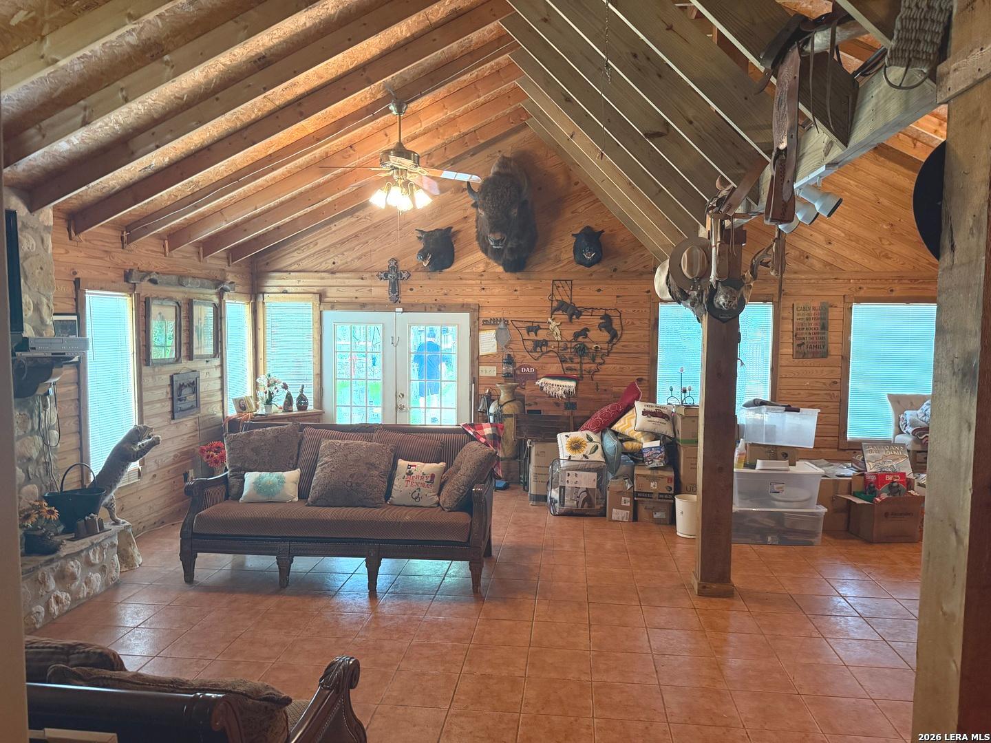 599 County Road 7611 Devine TX 78016
