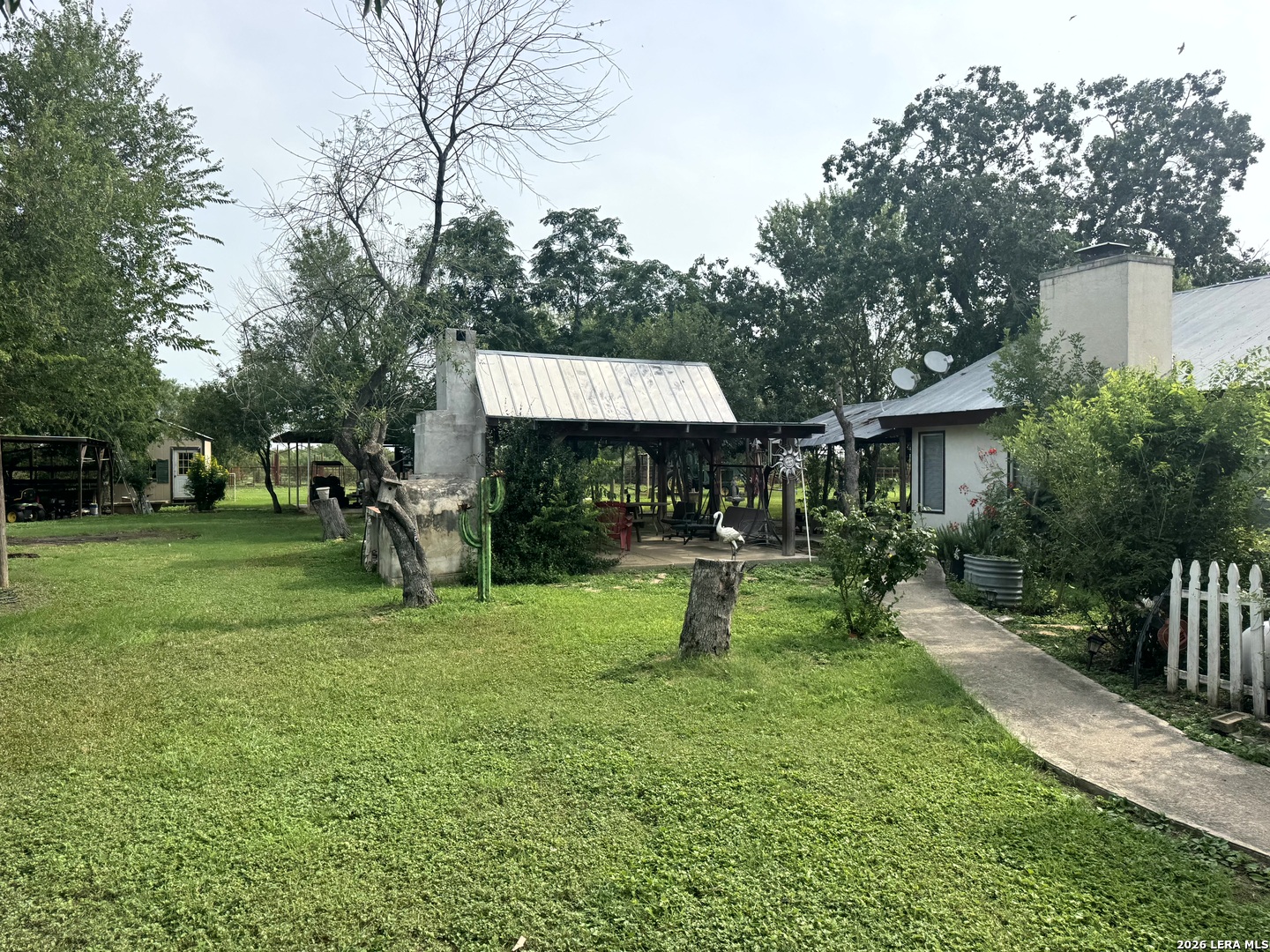 599 County Road 7611 Devine TX 78016